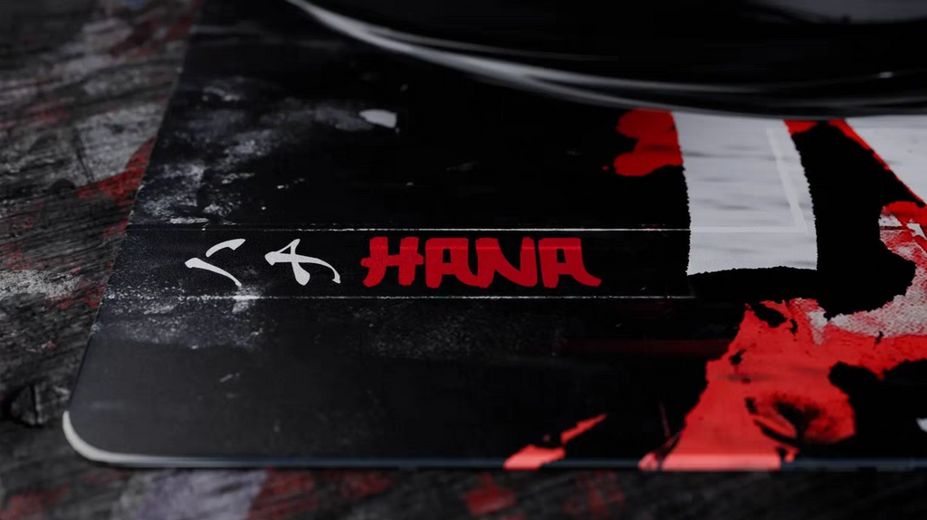 GLSSWRKS Hana - Tempered Glass Mouse Pad