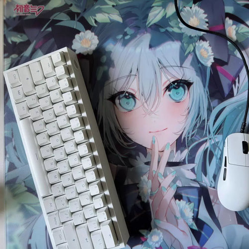 Hatsune Miku - Tempered Glass Gaming Mouse Pad
